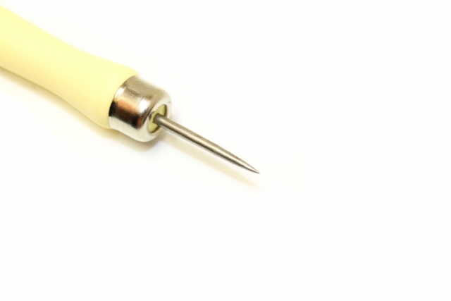 Chromium-plated tempered steel punch, for leather stitching 